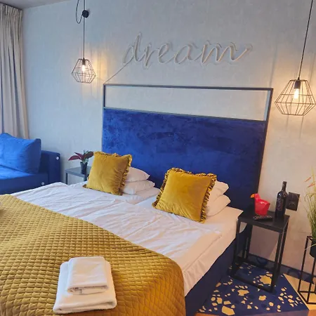 Biala Perla Czarna Gora Apartment Sienna (Klodzko)